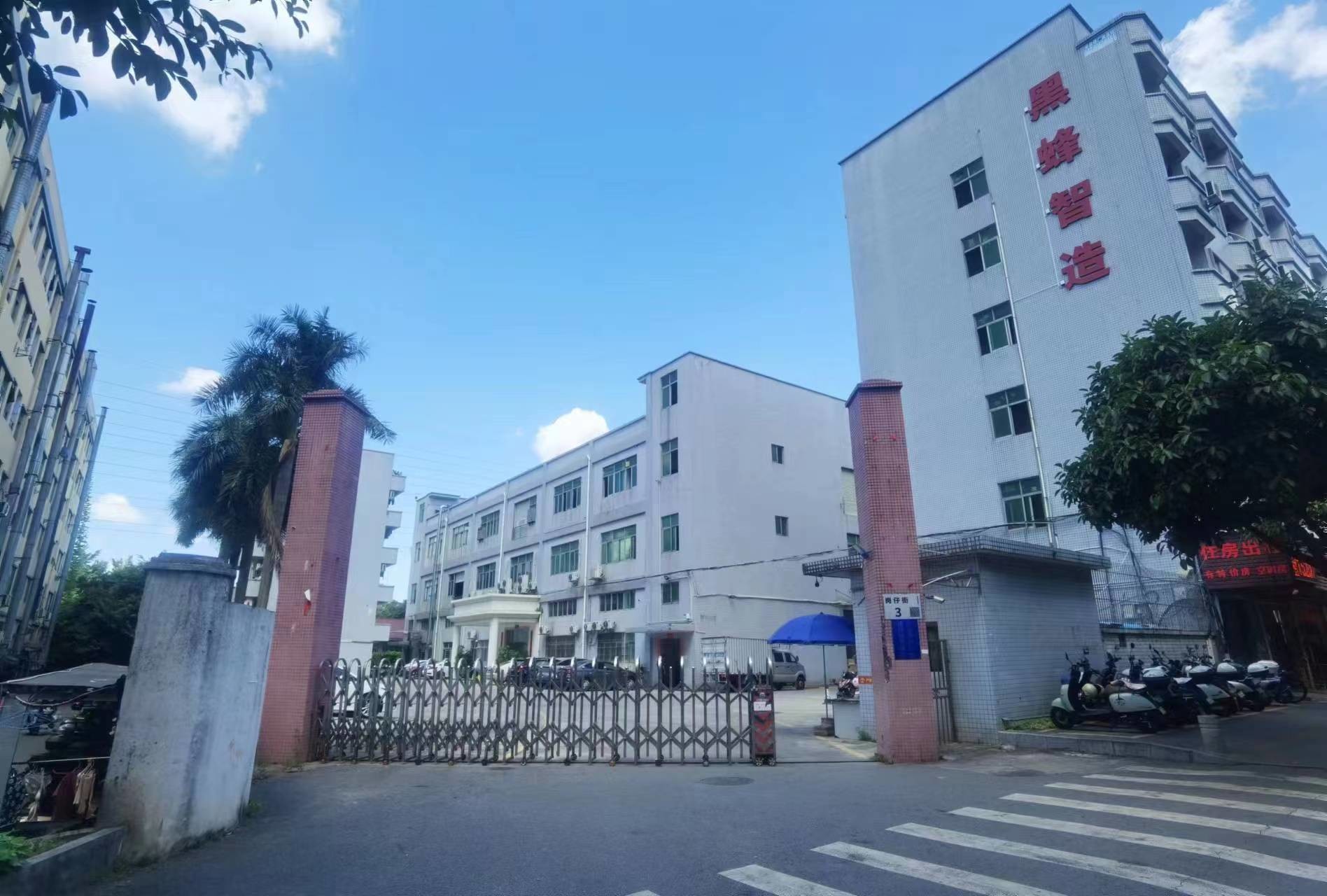 Hongsinn Precision深圳工厂的生产线