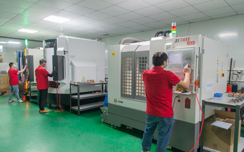 CNC machining area at Rongyi's Chang'an plant